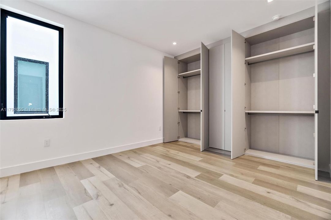 Недавно арендовано: $16,000 (4 спален, 4 ванн, 4034 Квадратных фут)