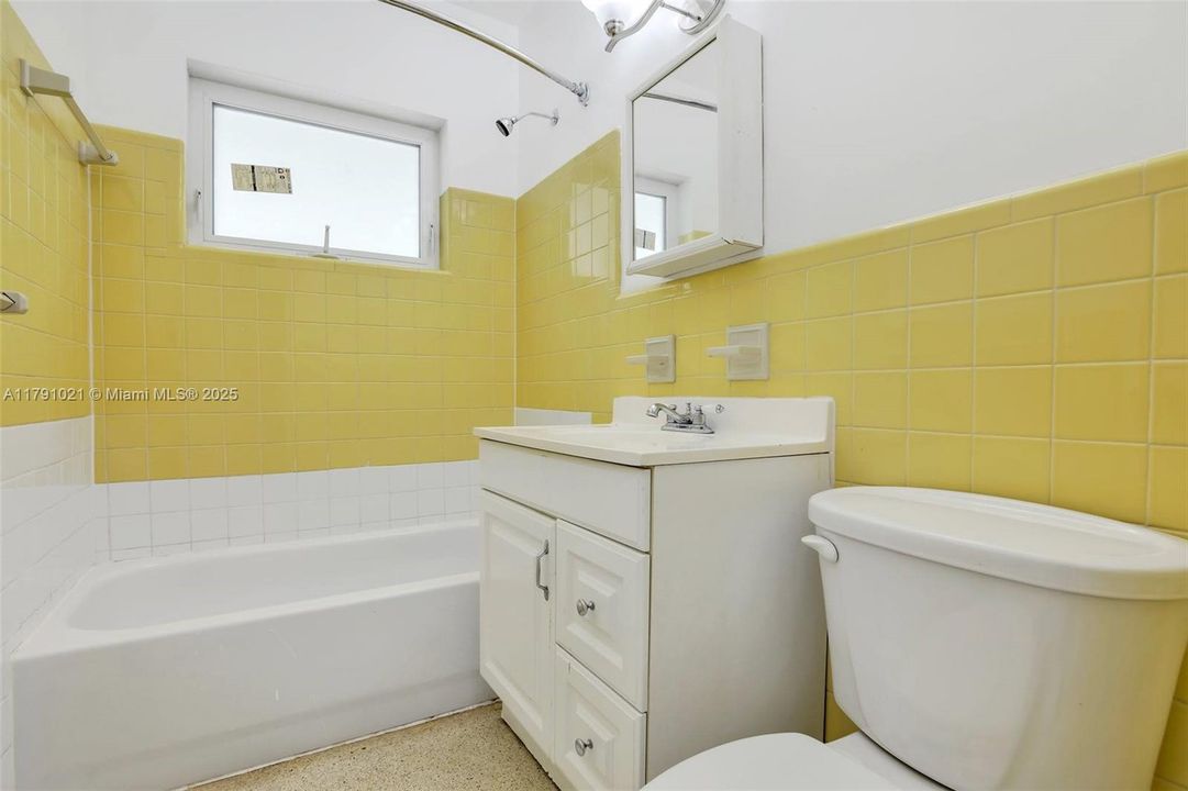 Под контрактом: $3,650,000 (3 спален, 2 ванн, 0 Квадратных фут)