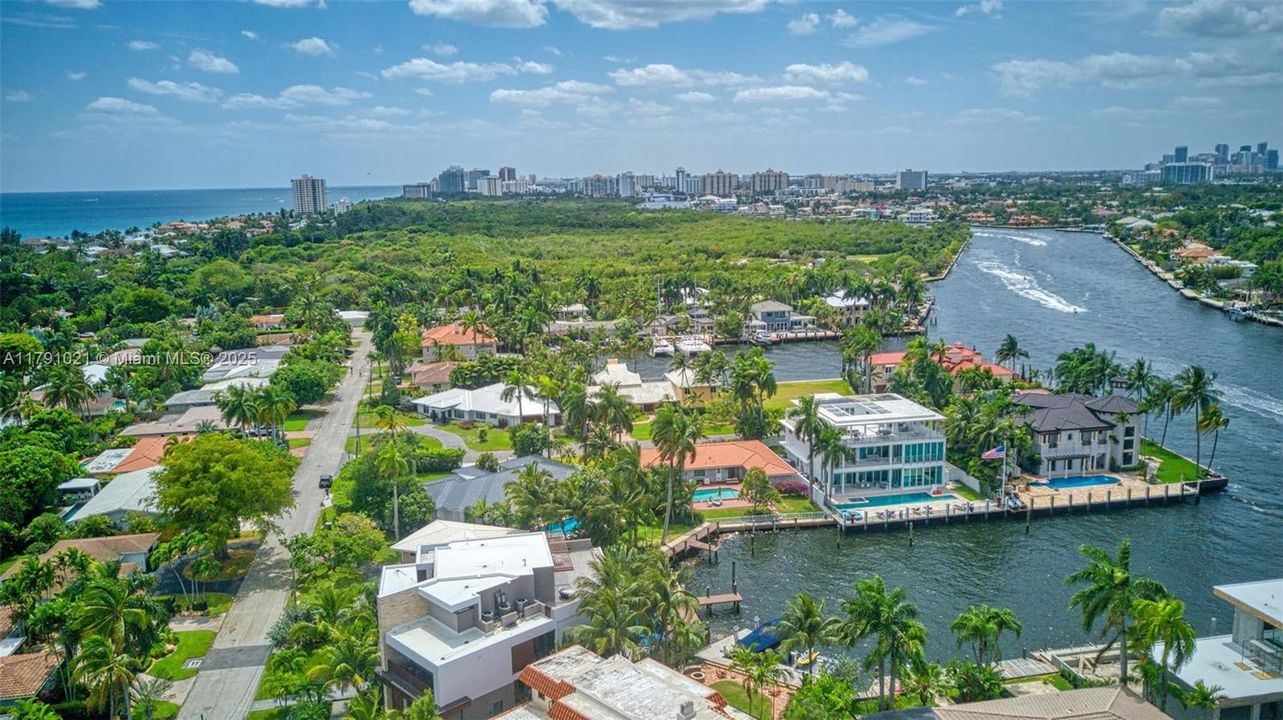 Под контрактом: $3,650,000 (3 спален, 2 ванн, 0 Квадратных фут)