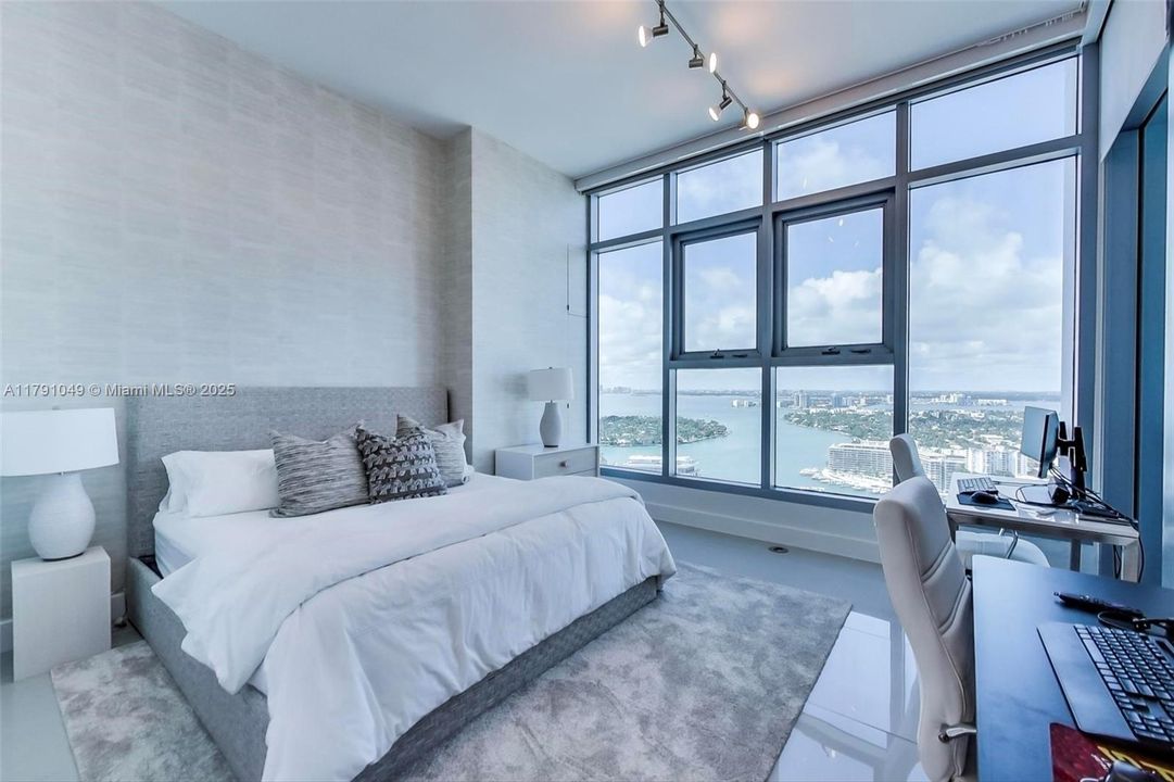 2nd bedroom