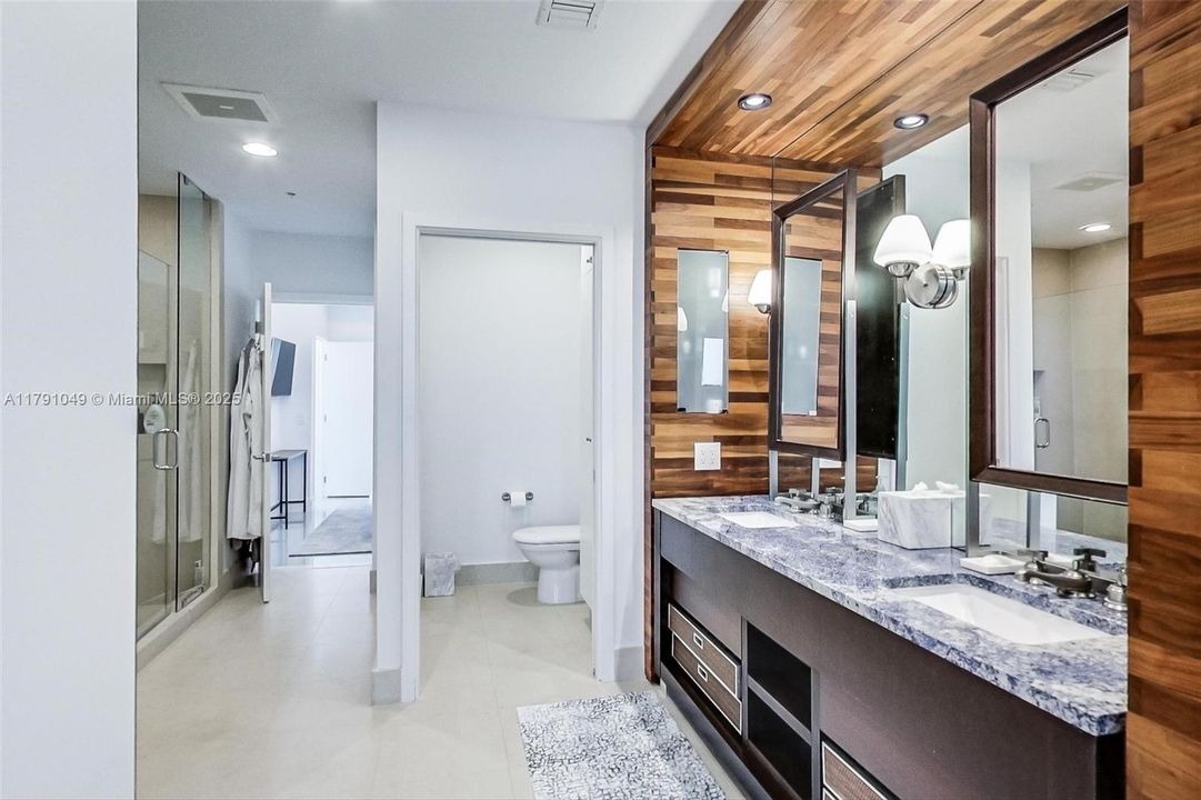 jack and Jill bath between bedroom 3 and 4