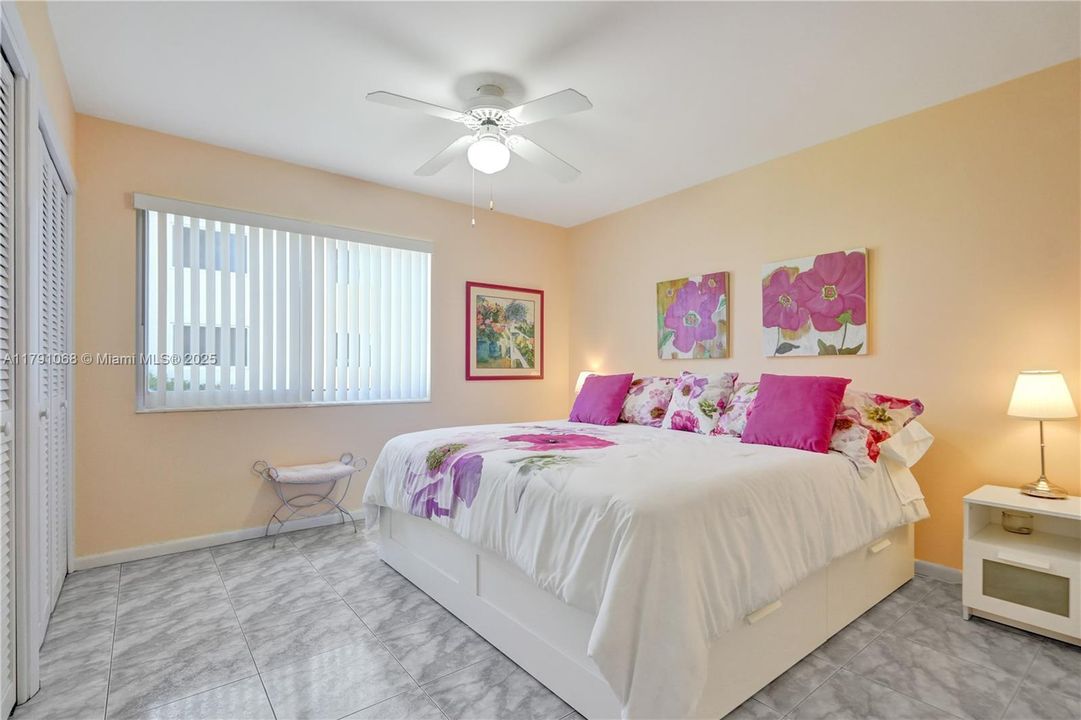 Recently Sold: $149,000 (2 beds, 2 baths, 1104 Square Feet)