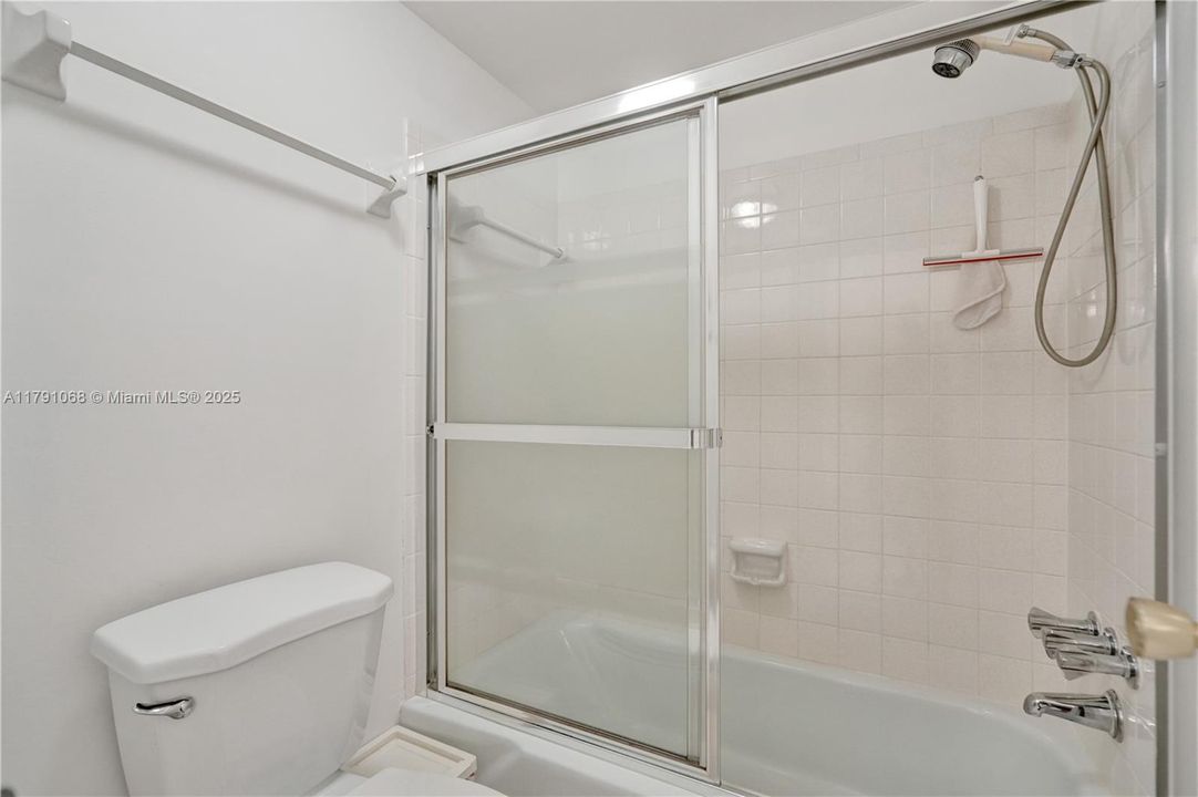 Recently Sold: $149,000 (2 beds, 2 baths, 1104 Square Feet)