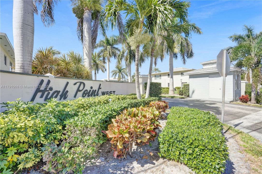 Recently Sold: $149,000 (2 beds, 2 baths, 1104 Square Feet)