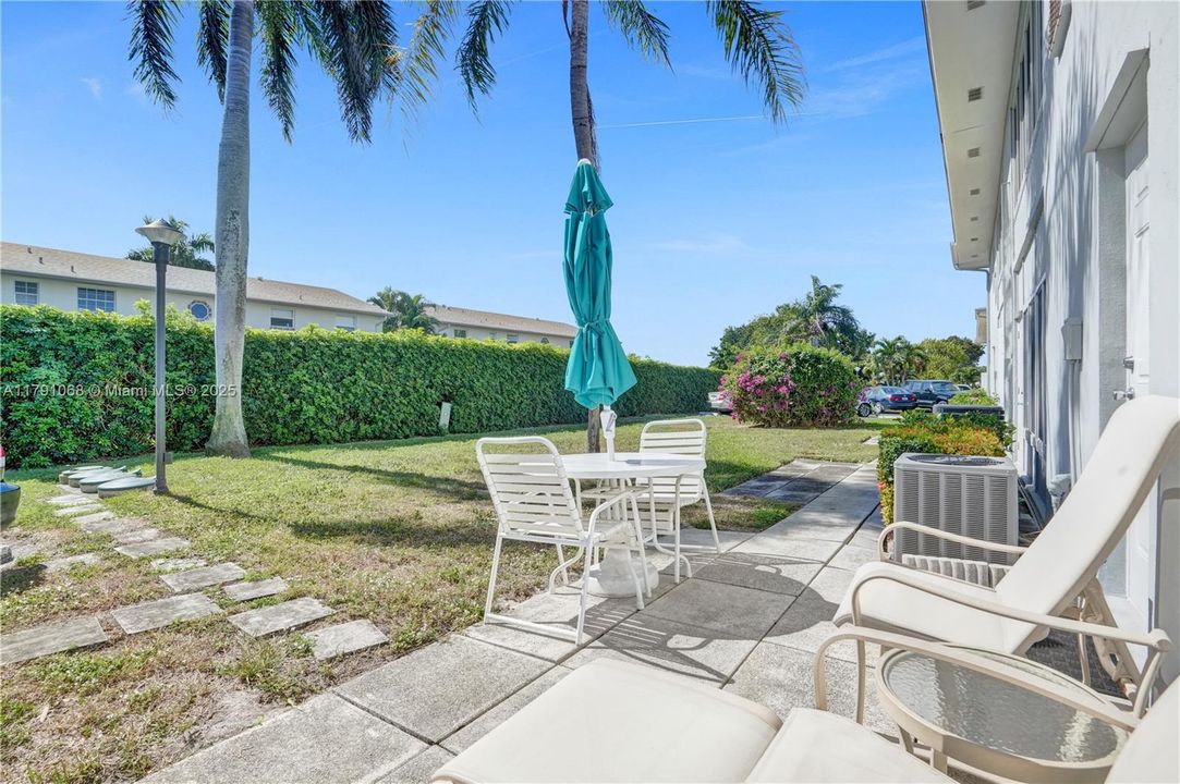 Recently Sold: $149,000 (2 beds, 2 baths, 1104 Square Feet)