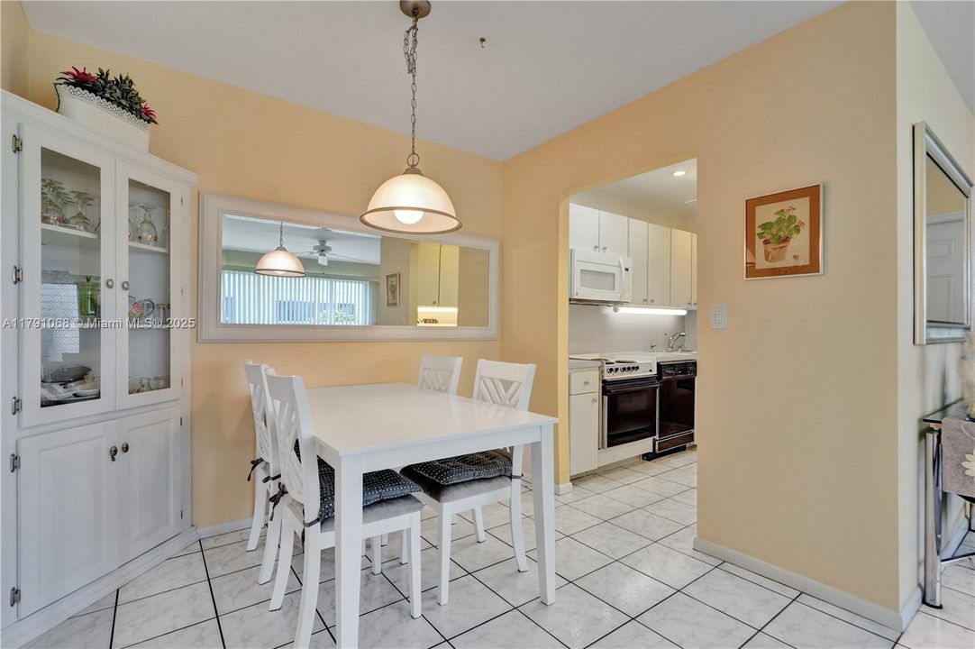 Recently Sold: $149,000 (2 beds, 2 baths, 1104 Square Feet)