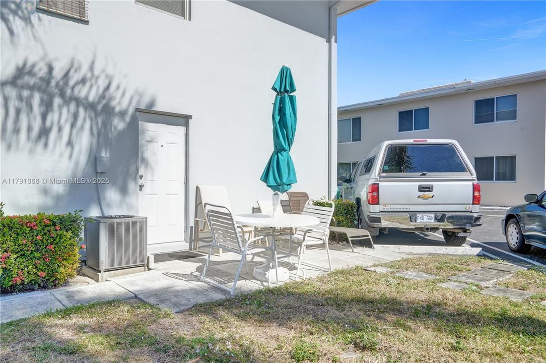 Recently Sold: $149,000 (2 beds, 2 baths, 1104 Square Feet)