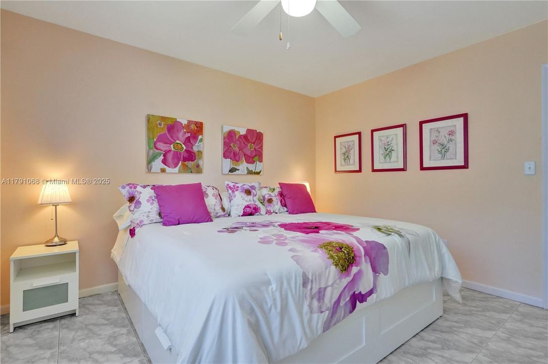 Recently Sold: $149,000 (2 beds, 2 baths, 1104 Square Feet)