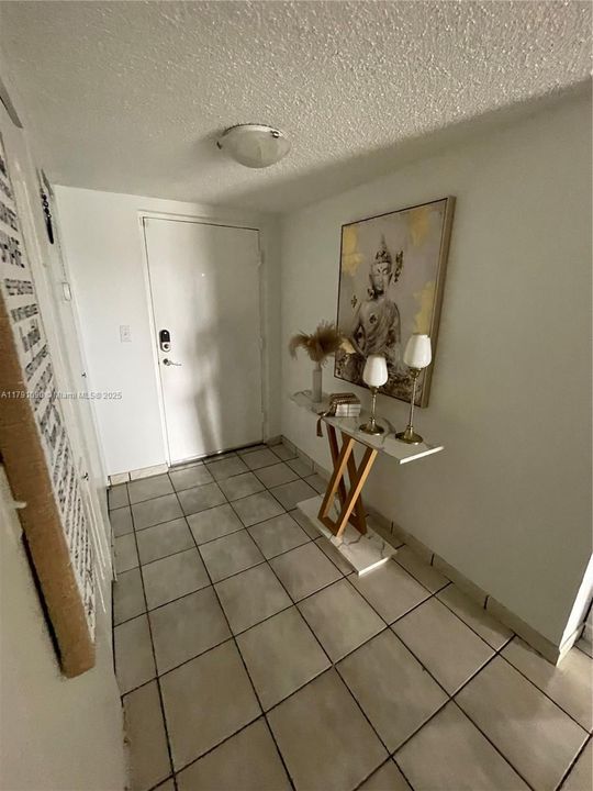 Недавно продано: $264,999 (2 спален, 2 ванн, 838 Квадратных фут)