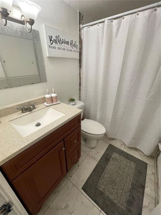 Недавно продано: $264,999 (2 спален, 2 ванн, 838 Квадратных фут)