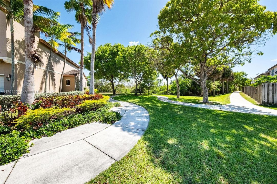 Vendido Recientemente: $506,000 (4 camas, 2 baños, 2201 Pies cuadrados)