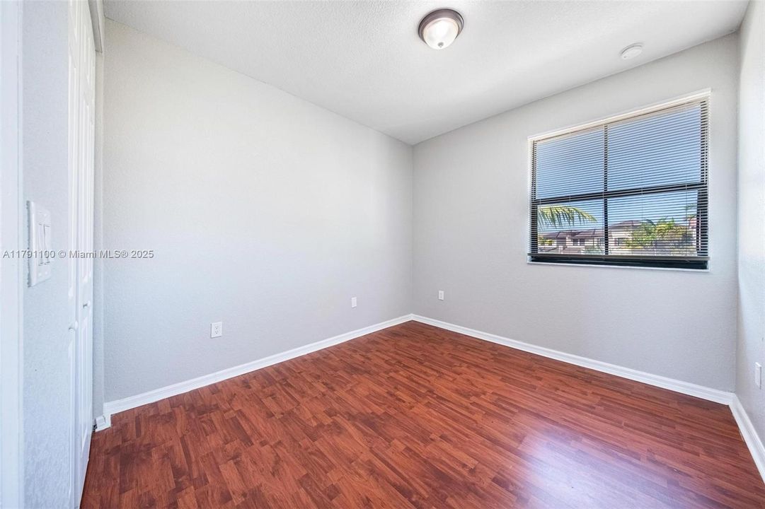 Vendido Recientemente: $506,000 (4 camas, 2 baños, 2201 Pies cuadrados)