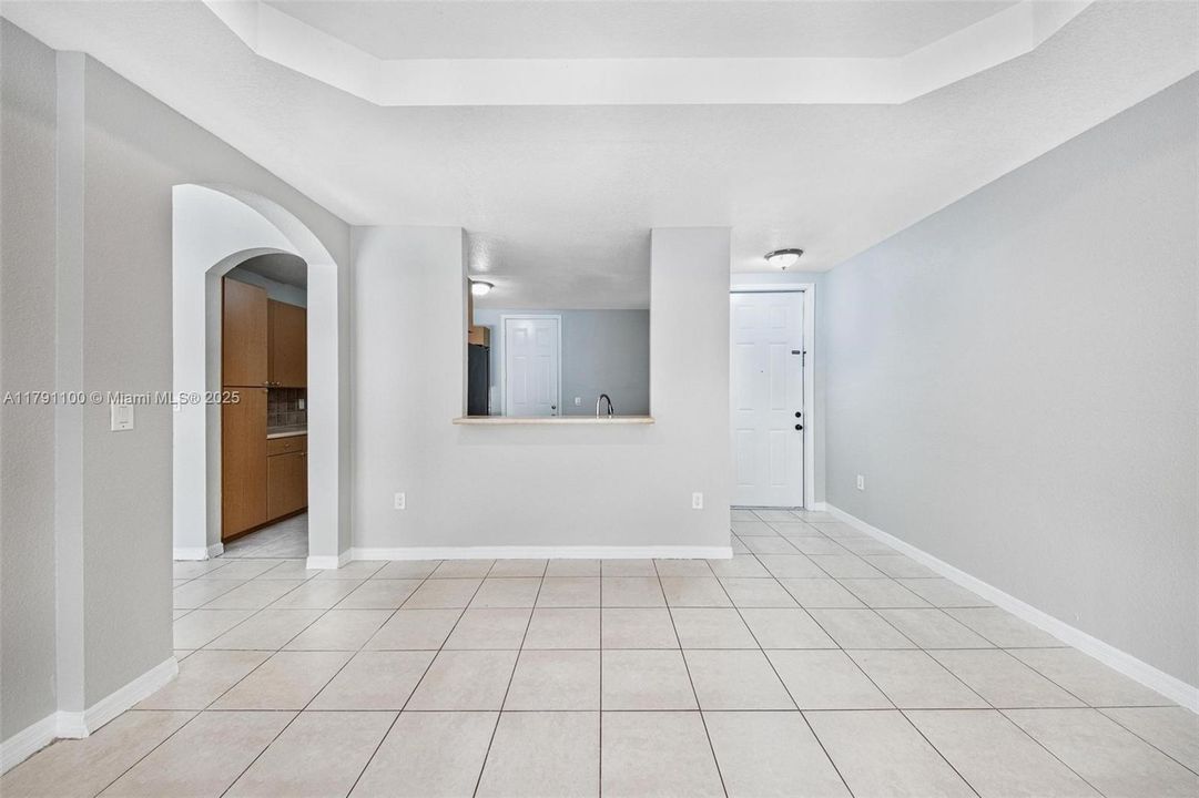 Vendido Recientemente: $506,000 (4 camas, 2 baños, 2201 Pies cuadrados)