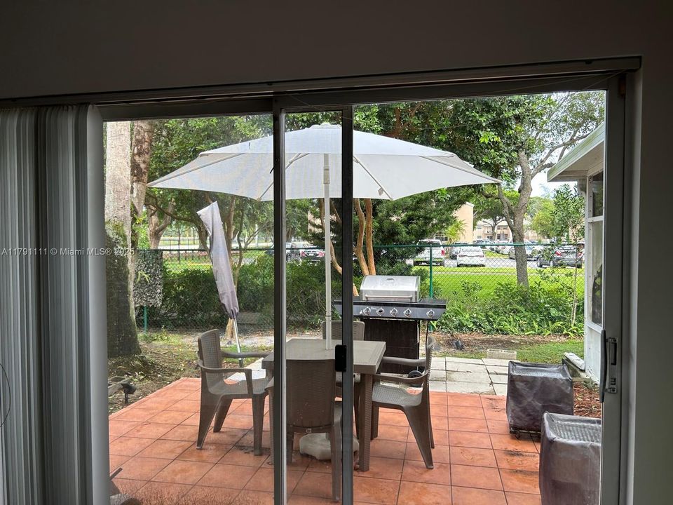 En Venta: $413,000 (2 camas, 2 baños, 1226 Pies cuadrados)