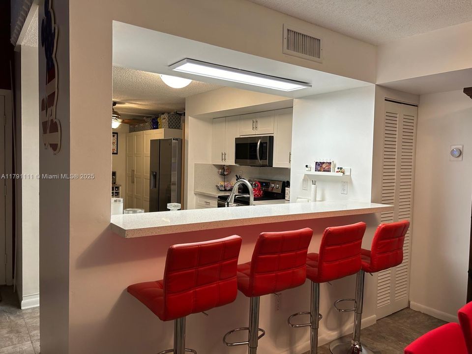 En Venta: $413,000 (2 camas, 2 baños, 1226 Pies cuadrados)