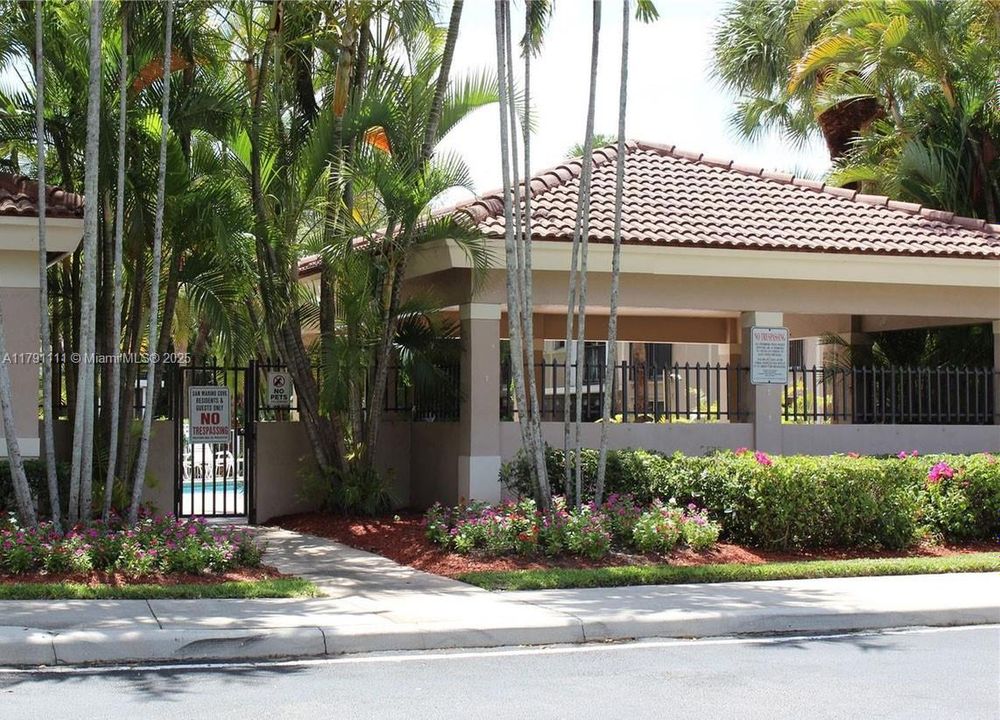 En Venta: $413,000 (2 camas, 2 baños, 1226 Pies cuadrados)