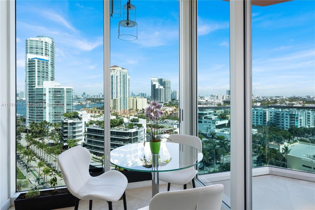 待售: $3,950,000 (3 贝兹, 2 浴室, 2355 平方英尺)