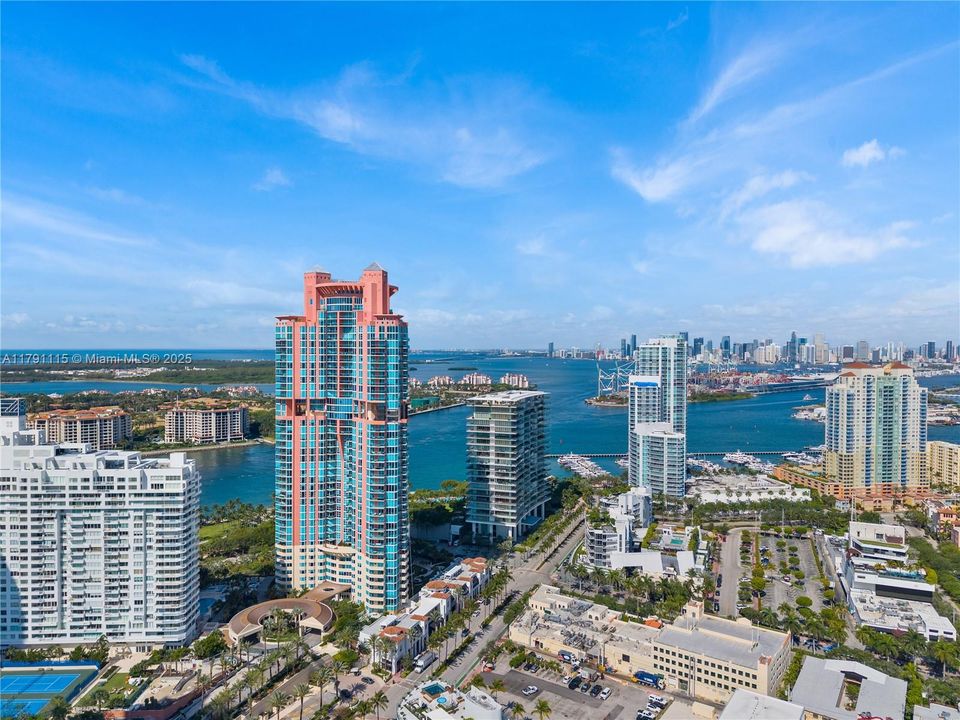 待售: $3,950,000 (3 贝兹, 2 浴室, 2355 平方英尺)