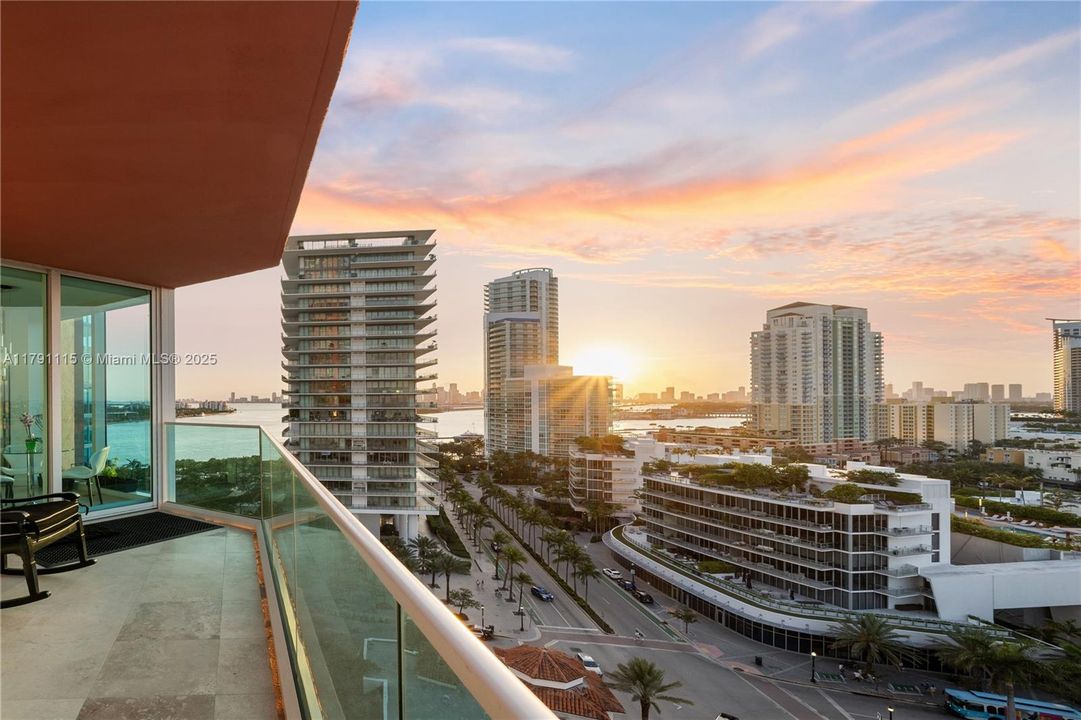 待售: $3,950,000 (3 贝兹, 2 浴室, 2355 平方英尺)