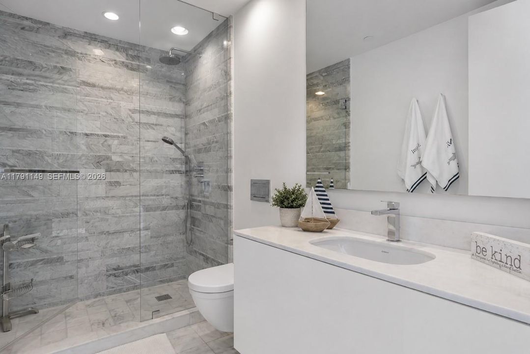 For Sale: $3,450,000 (2 beds, 2 baths, 1704 Square Feet)