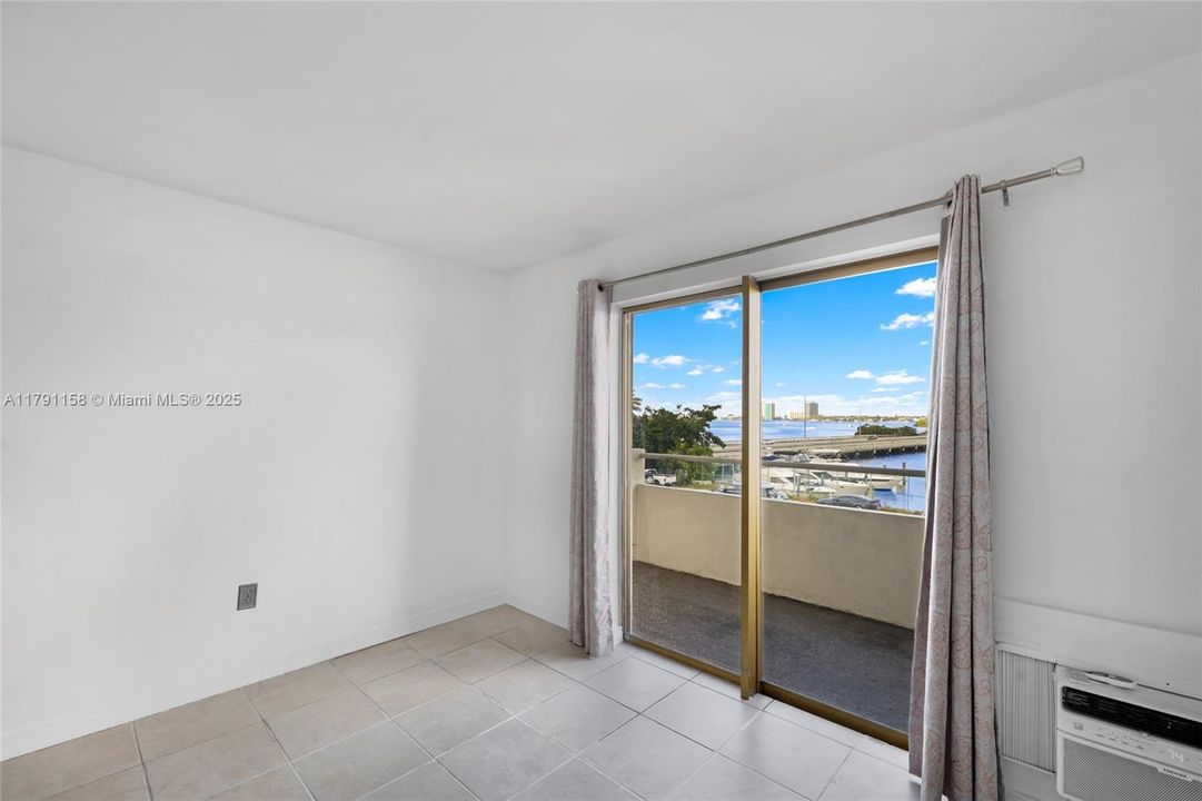 Недавно арендовано: $1,550 (0 спален, 1 ванн, 431 Квадратных фут)