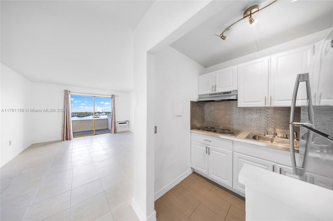 Недавно арендовано: $1,550 (0 спален, 1 ванн, 431 Квадратных фут)