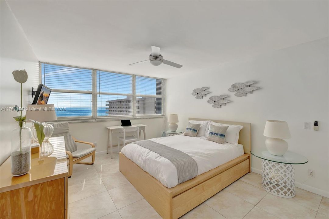 For Sale: $345,000 (1 beds, 1 baths, 777 Square Feet)