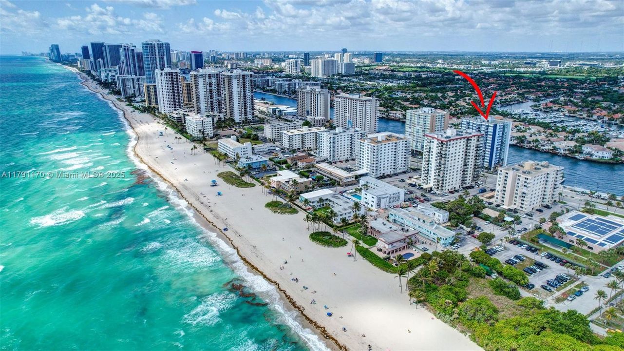 For Sale: $345,000 (1 beds, 1 baths, 777 Square Feet)