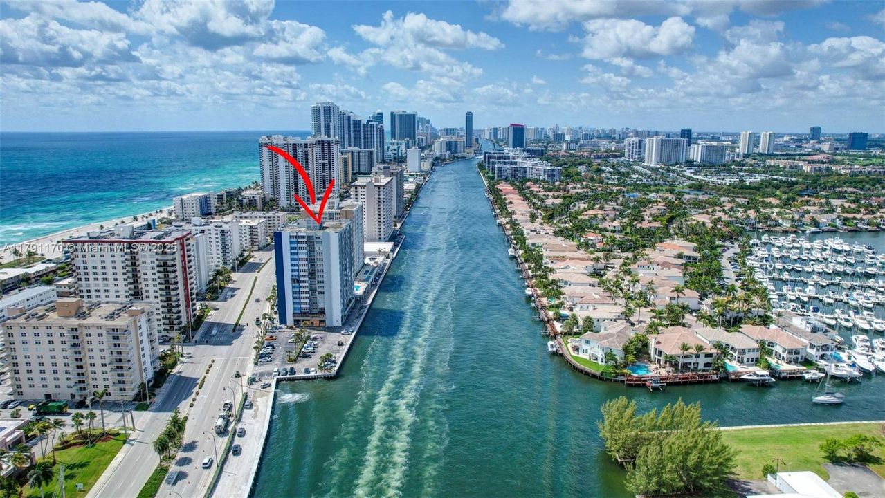 For Sale: $345,000 (1 beds, 1 baths, 777 Square Feet)