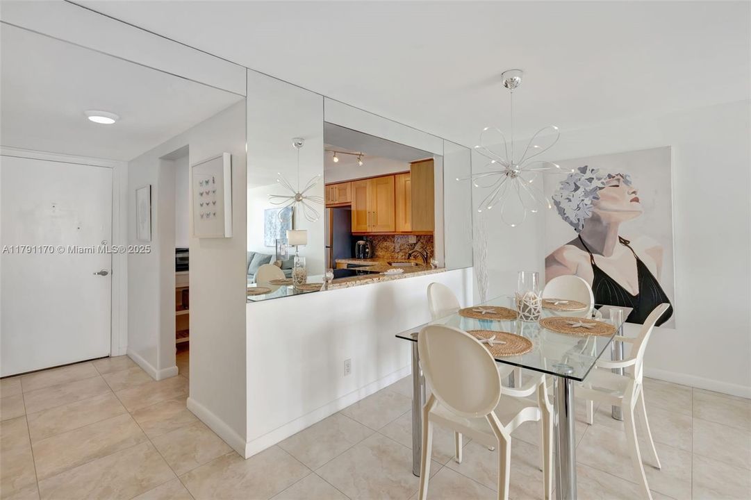 For Sale: $345,000 (1 beds, 1 baths, 777 Square Feet)