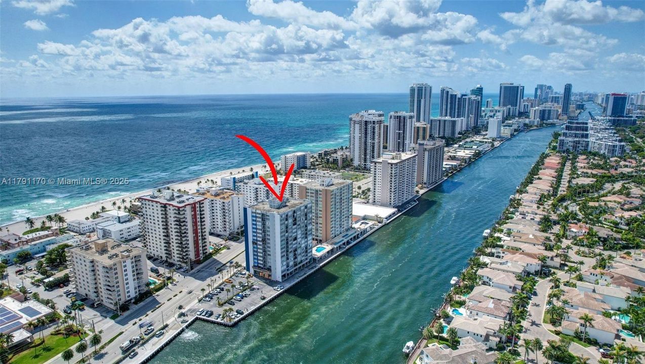 For Sale: $345,000 (1 beds, 1 baths, 777 Square Feet)