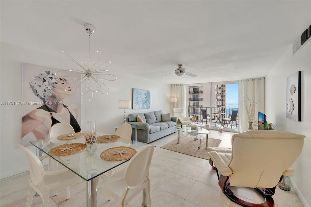For Sale: $345,000 (1 beds, 1 baths, 777 Square Feet)