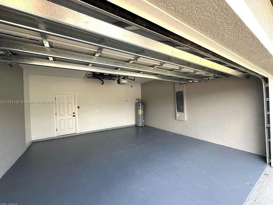 For Sale: $299,900 (3 beds, 2 baths, 1365 Square Feet)