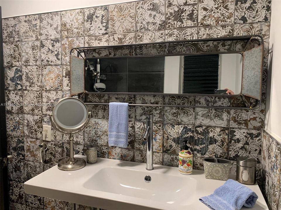 For Rent: $4,390 (3 beds, 3 baths, 3298 Square Feet)