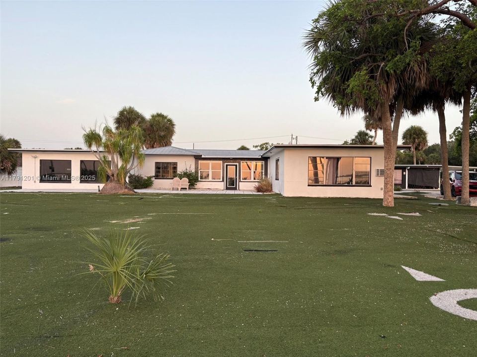 For Rent: $4,390 (3 beds, 3 baths, 3298 Square Feet)