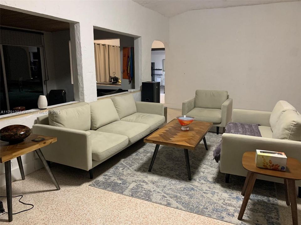 For Rent: $4,390 (3 beds, 3 baths, 3298 Square Feet)