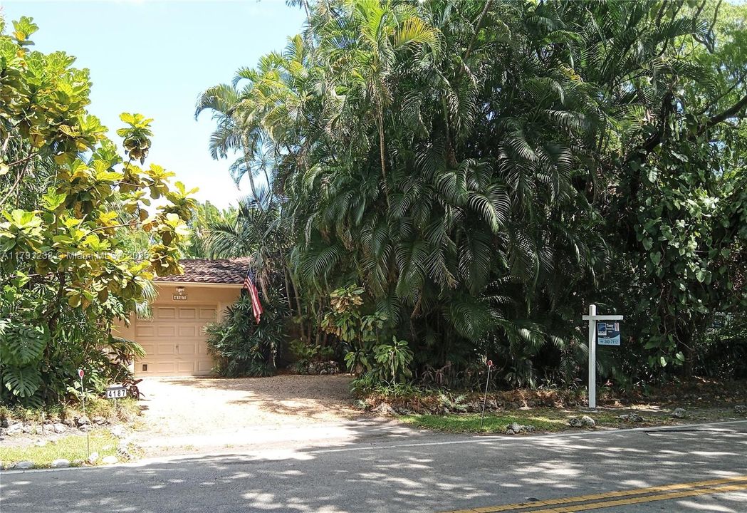 For Sale: $2,100,000 (0.23 acres)