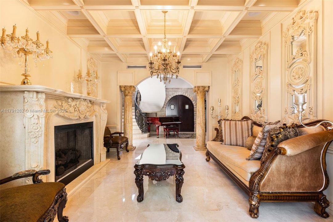 For Rent: $28,000 (5 beds, 5 baths, 3882 Square Feet)