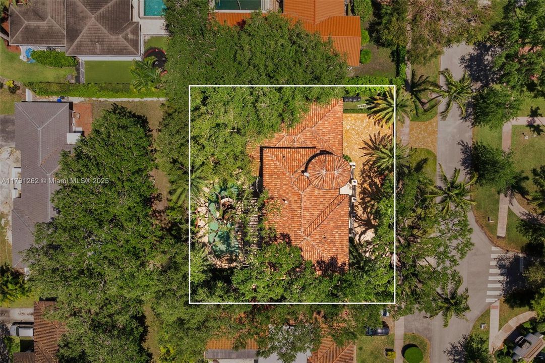 For Rent: $28,000 (5 beds, 5 baths, 3882 Square Feet)