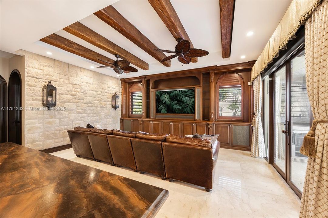 For Rent: $28,000 (5 beds, 5 baths, 3882 Square Feet)