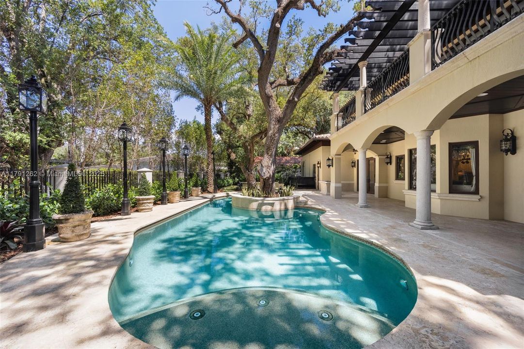 For Rent: $28,000 (5 beds, 5 baths, 3882 Square Feet)