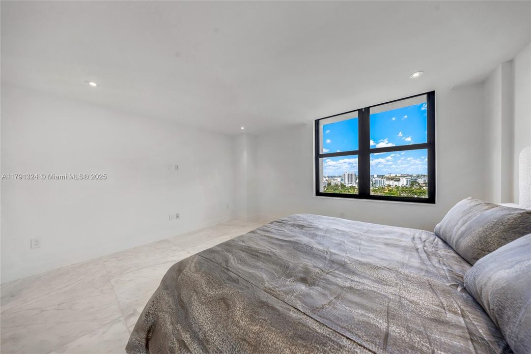 待售: $3,500,000 (3 贝兹, 3 浴室, 1968 平方英尺)