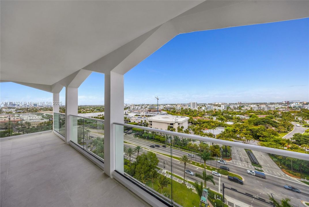 待售: $3,500,000 (3 贝兹, 3 浴室, 1968 平方英尺)