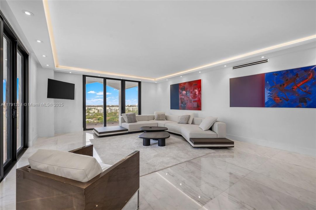 待售: $3,500,000 (3 贝兹, 3 浴室, 1968 平方英尺)