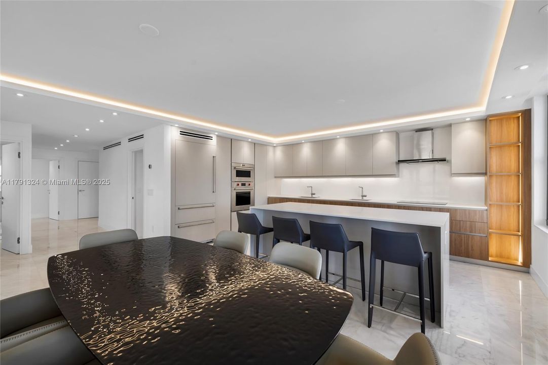 待售: $3,500,000 (3 贝兹, 3 浴室, 1968 平方英尺)