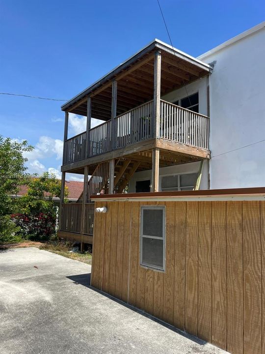 Recently Rented: $1,424 (1 beds, 1 baths, 900 Square Feet)