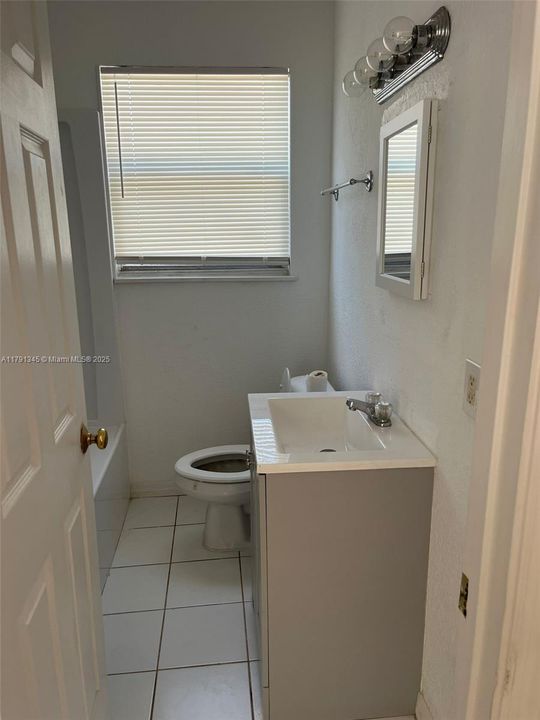 Recently Rented: $1,424 (1 beds, 1 baths, 900 Square Feet)