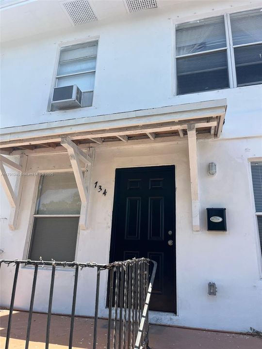 Recently Rented: $1,424 (1 beds, 1 baths, 900 Square Feet)