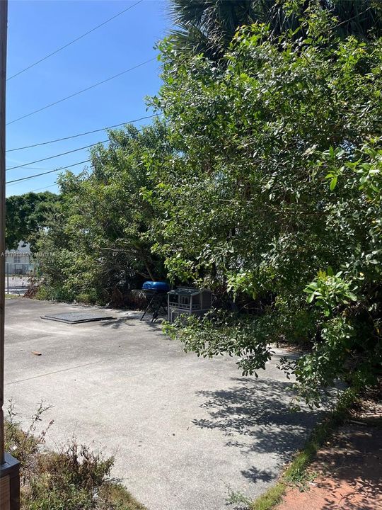 Recently Rented: $1,424 (1 beds, 1 baths, 900 Square Feet)