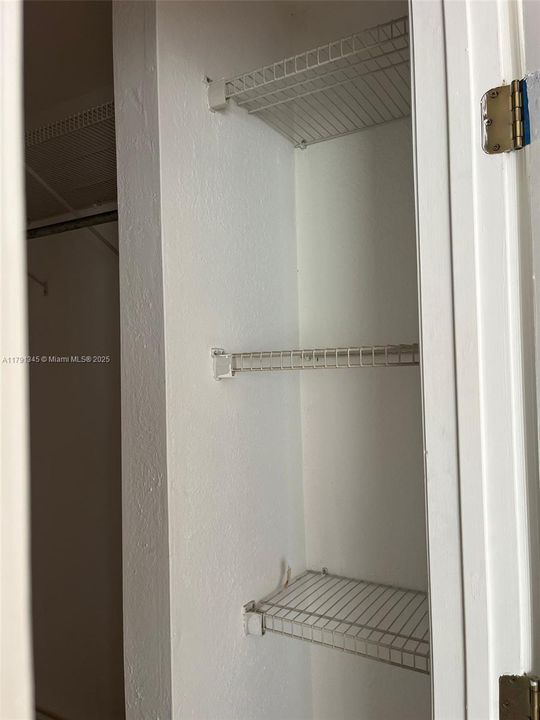 Recently Rented: $1,424 (1 beds, 1 baths, 900 Square Feet)